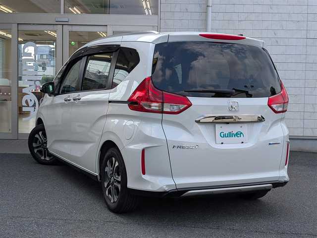 ホンダ フリード＋ ハイブリット クロスター 埼玉県 2022(令4)年 2.3万km プラチナホワイトパール ワンオーナー/メモリナビ/フルセグテレビ/バックカメラ/ドライブレコーダー/クルーズコントロール/両側パワースライドドア/プッシュスタート/シートヒーター/ETC2.0/LEDヘッドライト/整備記録簿(R5、R6)/スペアキーあり