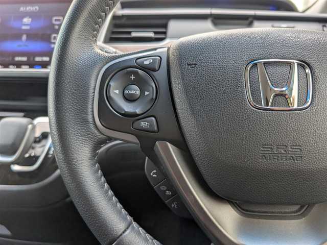 ホンダ フリード＋ ハイブリット クロスター 埼玉県 2022(令4)年 2.3万km プラチナホワイトパール ワンオーナー/メモリナビ/フルセグテレビ/バックカメラ/ドライブレコーダー/クルーズコントロール/両側パワースライドドア/プッシュスタート/シートヒーター/ETC2.0/LEDヘッドライト/整備記録簿(R5、R6)/スペアキーあり