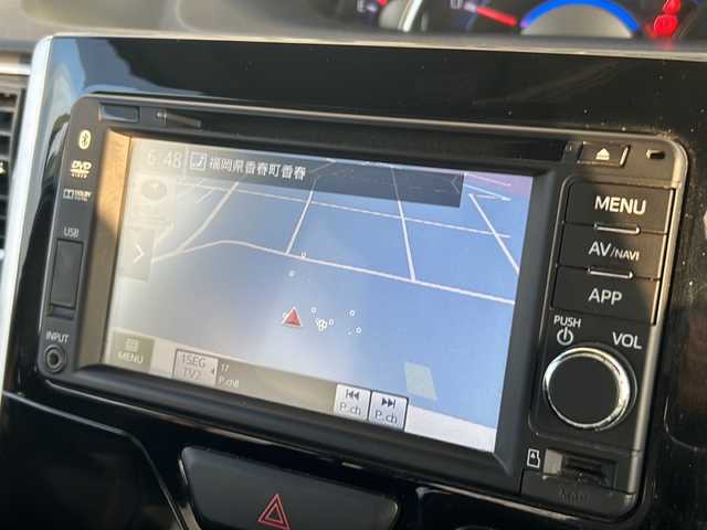 ダイハツ タント カスタム X SA 福岡県 2014(平26)年 6.2万km ブライトシルバーメタリック 純正SDナビ/FM/AM/CD/DVD/SD/BT/ワンセグTV/バックカメラ/スマートアシスト/両側パワースライドドア/LEDヘッドライト/オートライト/プッシュスタート/ETC/純正フロアマット/純正ドアバイザー/純正アルミホイール