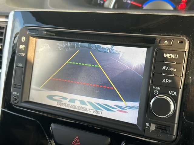 ダイハツ タント カスタム X SA 福岡県 2014(平26)年 6.2万km ブライトシルバーメタリック 純正SDナビ/FM/AM/CD/DVD/SD/BT/ワンセグTV/バックカメラ/スマートアシスト/両側パワースライドドア/LEDヘッドライト/オートライト/プッシュスタート/ETC/純正フロアマット/純正ドアバイザー/純正アルミホイール