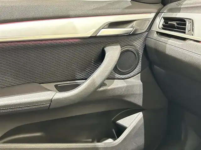 ＢＭＷ Ｘ１ xDrive 18d Mスポーツ 福岡県 2020(令2)年 6.3万km サファイアブラックP ＡＣＣ　/アンビエントライト　/オートマチックテールゲート　/純正ナビ　/Ｂｌｕｅｔｏｏｔｈ　/Ｂカメラ　/パドルシフト　/メモリ付パワーシート　/純正１８インチＡＷ　/衝突軽減Ｂ　/前後ソナー　/オートライト