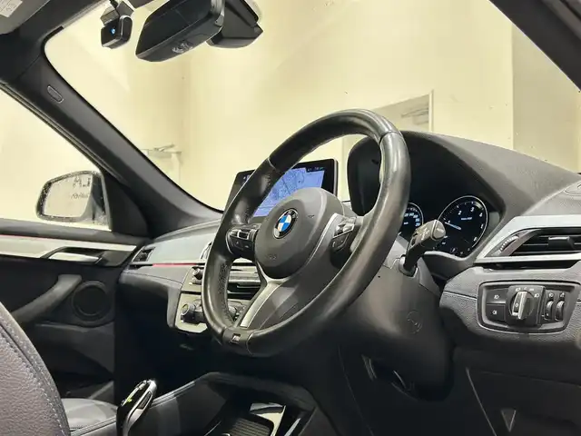 ＢＭＷ Ｘ１ xDrive 18d Mスポーツ 福岡県 2020(令2)年 6.3万km サファイアブラックP ＡＣＣ　/アンビエントライト　/オートマチックテールゲート　/純正ナビ　/Ｂｌｕｅｔｏｏｔｈ　/Ｂカメラ　/パドルシフト　/メモリ付パワーシート　/純正１８インチＡＷ　/衝突軽減Ｂ　/前後ソナー　/オートライト