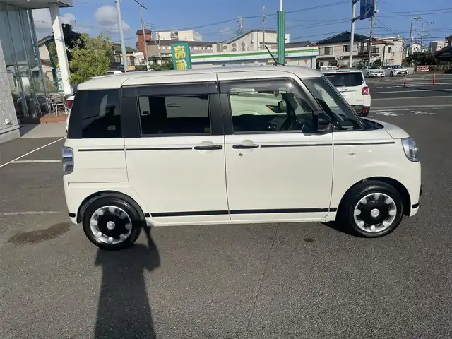 ダイハツ ムーヴ キャンバス G ブラックアクセント VS SAⅢ 神奈川県 2021(令3)年 1.8万km パール 7インチディーラーオプションナビ/・DVD/SD/・全方位カメラ/・フルセグTV/スマートアシストIII/・衝突警報機能/・衝突回避支援ブレーキ機能/・誤発進抑制制御機能/・車線逸脱警報機能/・オートハイビーム/・先行車発進お知らせ機能/LEDヘッドライト/運転席シートヒーター/両側パワースライドドア/ABS/スマートキー×２/新車時手帳/取扱説明書