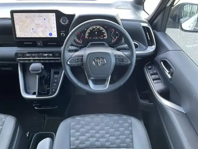 トヨタ ヴォクシー S－Z 群馬県 2022(令4)年 0.9万km ホワイトパールクリスタルシャイン 純正10.5インチディスプレイオーディオ/（ナビ/CD/DVD/SD/HDMI/Miracast）/フルセグテレビ/バックカメラ/純正14インチフリップダウンモニター/セーフティセンス/・プリクラッシュセーフティ/・レーンディパーチャーアラート/・オートマチックハイビーム/・ドライバー異常時対応システム/・発信遅れ告知機能/・レーントレーシングアシスト/・レーダークルーズコントロール/・ロードサインアシスト/・プロアクティブドライビングアシスト/パーキングサポートブレーキ/バックドアイージークローザー/両側パワースライドドア/ハーフレザーシート/シートヒーター/オートホールド/プッシュスタート/ビルトインETC/ドライブレコーダー