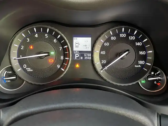 日産 シーマ ハイブリッド VIP G 岡山県 2015(平27)年 0.7万km ブレードシルバー 登録時走行距離6788km/ヘッドレスト後席モニター/BOSEサウンド/サンルーフ/純正HDDナビ/(AM/FM/TV/BT/DISC)/衝突被害軽減システム/クルーズコントロール/バックカメラ/ドライブレコーダー/WAC/全席シートヒーター/全席パワーシート/N席オットマン/シートメモリ/ビルトインETC/スマートキー/スペアキー/純正１８インチアルミホイール