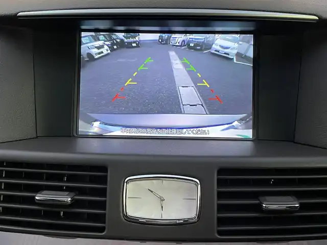 日産 シーマ ハイブリッド VIP G 岡山県 2015(平27)年 0.7万km ブレードシルバー 登録時走行距離6788km/ヘッドレスト後席モニター/BOSEサウンド/サンルーフ/純正HDDナビ/(AM/FM/TV/BT/DISC)/衝突被害軽減システム/クルーズコントロール/バックカメラ/ドライブレコーダー/WAC/全席シートヒーター/全席パワーシート/N席オットマン/シートメモリ/ビルトインETC/スマートキー/スペアキー/純正１８インチアルミホイール