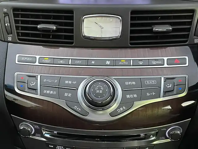 日産 シーマ ハイブリッド VIP G 岡山県 2015(平27)年 0.7万km ブレードシルバー 登録時走行距離6788km/ヘッドレスト後席モニター/BOSEサウンド/サンルーフ/純正HDDナビ/(AM/FM/TV/BT/DISC)/衝突被害軽減システム/クルーズコントロール/バックカメラ/ドライブレコーダー/WAC/全席シートヒーター/全席パワーシート/N席オットマン/シートメモリ/ビルトインETC/スマートキー/スペアキー/純正１８インチアルミホイール