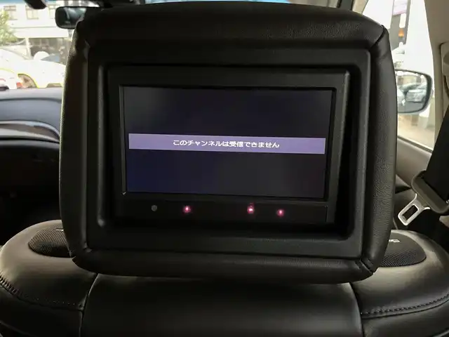 日産 シーマ ハイブリッド VIP G 岡山県 2015(平27)年 0.7万km ブレードシルバー 登録時走行距離6788km/ヘッドレスト後席モニター/BOSEサウンド/サンルーフ/純正HDDナビ/(AM/FM/TV/BT/DISC)/衝突被害軽減システム/クルーズコントロール/バックカメラ/ドライブレコーダー/WAC/全席シートヒーター/全席パワーシート/N席オットマン/シートメモリ/ビルトインETC/スマートキー/スペアキー/純正１８インチアルミホイール