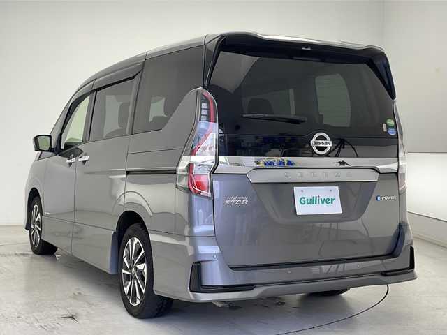 日産 セレナ e－パワー ハイウェイスター V 千葉県 2020(令2)年 4万km ダークメタルグレー プロパイロット/　衝突被害軽減システム/レーンキープアシスト/　レーダークルーズコントロール/コーナーセンサー（前後）/　ブラインドスポットモニター/横滑り防止装置/　オートライト/LEDヘッドライト/純正ディーラーOPSDナビ/　（Bluetooth/CD/DVD/ブルーレイ/USB/フルセグTV）/全方位カメラ/社外ETC/社外ドライブレコーダー（前後）/パーキングアシスト/両側パワースライドドア/社外フロアマット/3列シート/純正16インチアルミホイール