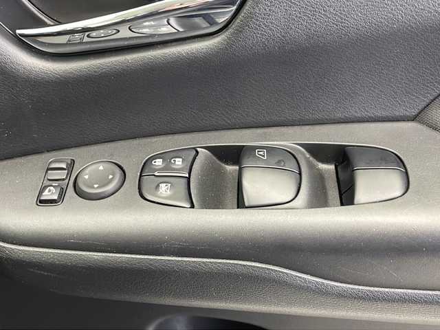 日産 セレナ e－パワー ハイウェイスター V 千葉県 2020(令2)年 4万km ダークメタルグレー プロパイロット/　衝突被害軽減システム/レーンキープアシスト/　レーダークルーズコントロール/コーナーセンサー（前後）/　ブラインドスポットモニター/横滑り防止装置/　オートライト/LEDヘッドライト/純正ディーラーOPSDナビ/　（Bluetooth/CD/DVD/ブルーレイ/USB/フルセグTV）/全方位カメラ/社外ETC/社外ドライブレコーダー（前後）/パーキングアシスト/両側パワースライドドア/社外フロアマット/3列シート/純正16インチアルミホイール