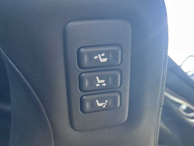 日産 フーガ 370GT 静岡県 2012(平24)年 6.4万km スーパーブラック 純正マルチ/・FM/AM/・TV/・AUX/・CD/DVD/・Bluetooth/主要装備/・バックカメラ/・BOSEサウンドシステム/・ビルトインＥＴＣ/・ＨＩＤヘッドライト/・クルーズコントロール/・前席パワーシート/・助手席オットマン/・１９インチ社外アルミ/・オートライト/・フォグランプ/・横滑り防止装置/・ＭＴモード付ＡＴ/・電動チルト＆テレスコピックステアリング