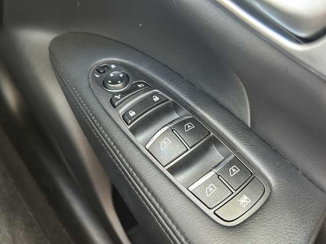 日産 フーガ 370GT 静岡県 2012(平24)年 6.4万km スーパーブラック 純正マルチ/・FM/AM/・TV/・AUX/・CD/DVD/・Bluetooth/主要装備/・バックカメラ/・BOSEサウンドシステム/・ビルトインＥＴＣ/・ＨＩＤヘッドライト/・クルーズコントロール/・前席パワーシート/・助手席オットマン/・１９インチ社外アルミ/・オートライト/・フォグランプ/・横滑り防止装置/・ＭＴモード付ＡＴ/・電動チルト＆テレスコピックステアリング