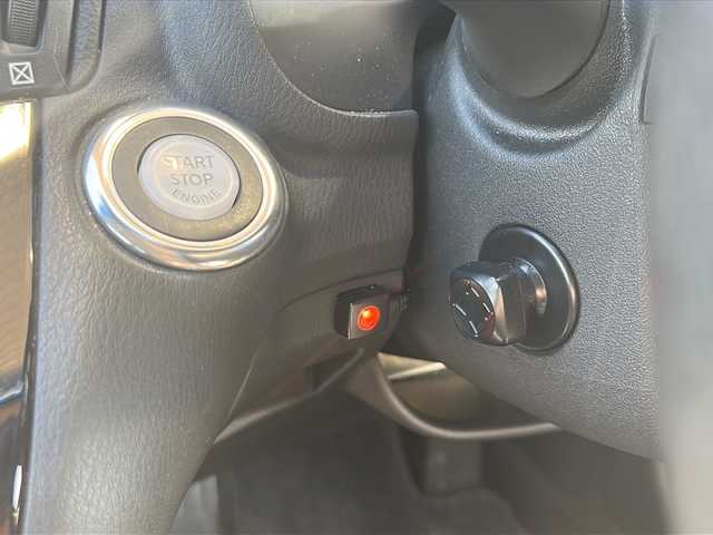 日産 フーガ 370GT 静岡県 2012(平24)年 6.4万km スーパーブラック 純正マルチ/・FM/AM/・TV/・AUX/・CD/DVD/・Bluetooth/主要装備/・バックカメラ/・BOSEサウンドシステム/・ビルトインＥＴＣ/・ＨＩＤヘッドライト/・クルーズコントロール/・前席パワーシート/・助手席オットマン/・１９インチ社外アルミ/・オートライト/・フォグランプ/・横滑り防止装置/・ＭＴモード付ＡＴ/・電動チルト＆テレスコピックステアリング