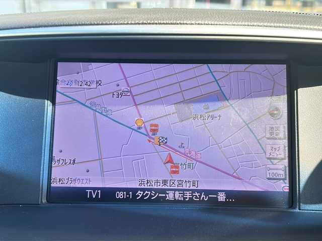 日産 フーガ 370GT 静岡県 2012(平24)年 6.4万km スーパーブラック 純正マルチ/・FM/AM/・TV/・AUX/・CD/DVD/・Bluetooth/主要装備/・バックカメラ/・BOSEサウンドシステム/・ビルトインＥＴＣ/・ＨＩＤヘッドライト/・クルーズコントロール/・前席パワーシート/・助手席オットマン/・１９インチ社外アルミ/・オートライト/・フォグランプ/・横滑り防止装置/・ＭＴモード付ＡＴ/・電動チルト＆テレスコピックステアリング