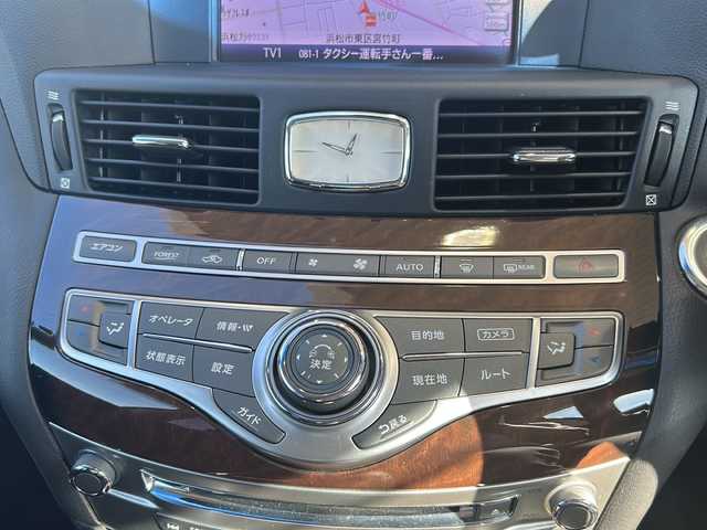 日産 フーガ 370GT 静岡県 2012(平24)年 6.4万km スーパーブラック 純正マルチ/・FM/AM/・TV/・AUX/・CD/DVD/・Bluetooth/主要装備/・バックカメラ/・BOSEサウンドシステム/・ビルトインＥＴＣ/・ＨＩＤヘッドライト/・クルーズコントロール/・前席パワーシート/・助手席オットマン/・１９インチ社外アルミ/・オートライト/・フォグランプ/・横滑り防止装置/・ＭＴモード付ＡＴ/・電動チルト＆テレスコピックステアリング