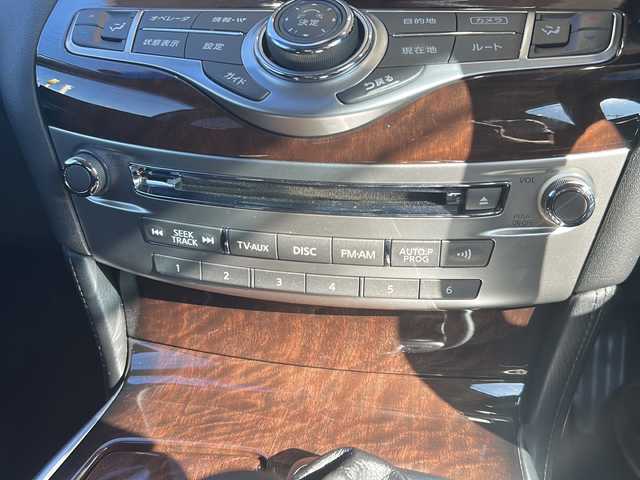 日産 フーガ 370GT 静岡県 2012(平24)年 6.4万km スーパーブラック 純正マルチ/・FM/AM/・TV/・AUX/・CD/DVD/・Bluetooth/主要装備/・バックカメラ/・BOSEサウンドシステム/・ビルトインＥＴＣ/・ＨＩＤヘッドライト/・クルーズコントロール/・前席パワーシート/・助手席オットマン/・１９インチ社外アルミ/・オートライト/・フォグランプ/・横滑り防止装置/・ＭＴモード付ＡＴ/・電動チルト＆テレスコピックステアリング