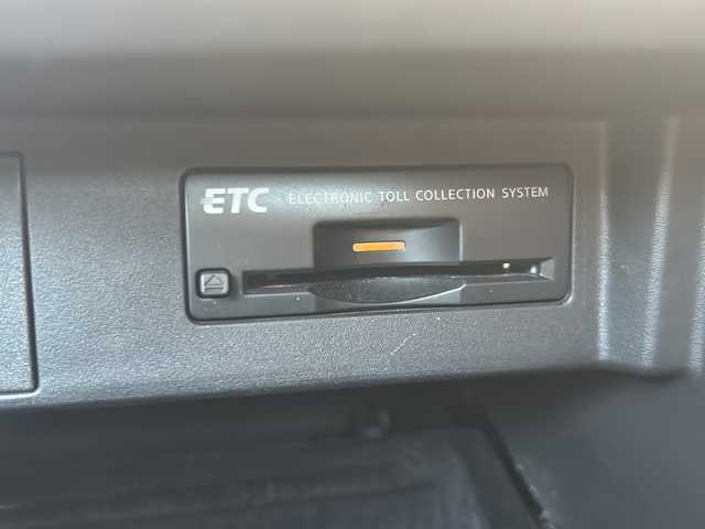 日産 フーガ 370GT 静岡県 2012(平24)年 6.4万km スーパーブラック 純正マルチ/・FM/AM/・TV/・AUX/・CD/DVD/・Bluetooth/主要装備/・バックカメラ/・BOSEサウンドシステム/・ビルトインＥＴＣ/・ＨＩＤヘッドライト/・クルーズコントロール/・前席パワーシート/・助手席オットマン/・１９インチ社外アルミ/・オートライト/・フォグランプ/・横滑り防止装置/・ＭＴモード付ＡＴ/・電動チルト＆テレスコピックステアリング