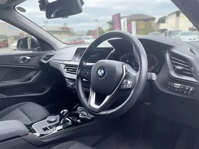 ＢＭＷ ＢＭＷ １１８ｄ プレイ エディションジョイ+ 栃木県 2020(令2)年 1.8万km ミネラルグレー コンフォートアクセス/インテリジェントセーフティ/アンビエントライト /D席パワーシート /パワーテールゲート/パークディスタンスコントロール/レーンキープアシスト/ブラインドスポット /ワイヤレスチャージ /LEDヘッドライト/オートハイビーム /ACC/ナビ/バックカメラ/ミラーETC/ドライブレコーダー前後