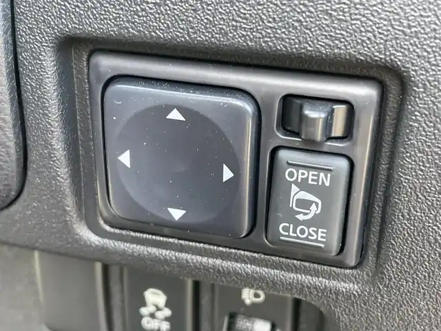 日産 マーチ 12S 新潟県 2018(平30)年 0.4万km ピンク ワンオーナー/純正ホイール/DVDプレーヤー/ドアバイザー/コーナーセンサー/電動格納ドアミラー/レベライザー/フロアマット