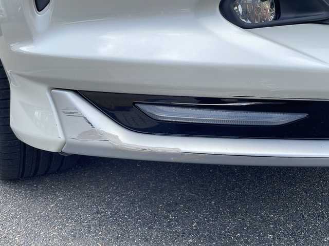 トヨタ ハリアー エレガンス 山口県 2017(平29)年 5.1万km ホワイトパールクリスタルシャイン サンルーフ/茶ハーフレザーシート/社外20インチAW/モデリスタエアロ/アルパイン製メモリナビ/Bluetooth/フルセグTV/バックカメラ/スマートキー＆プッシュスタート/クルーズコントロール/アイドリングストップ/オートマチックハイビーム/LEDヘッドライト/LEDフォグライト/オートライト/ステアリングスイッチ/レーンキープアシスト/衝突軽減ブレーキ/電子制御パーキングブレーキ/保証書・取説/スペアキー1個