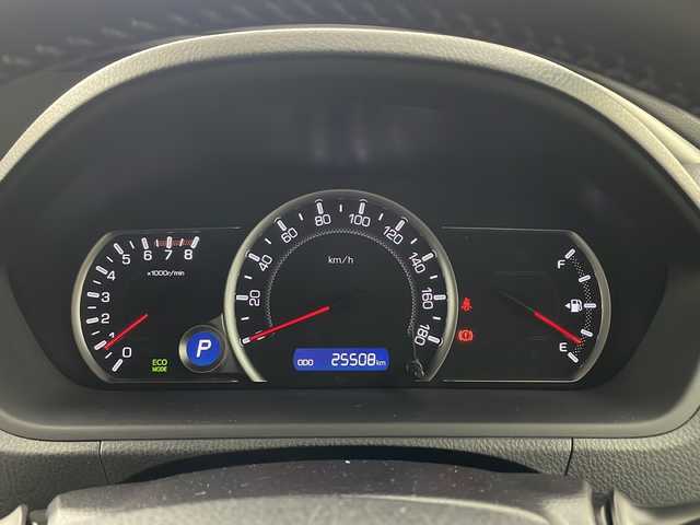 トヨタ ヴォクシー ZS 煌 兵庫県 2015(平27)年 2.6万km ブラック ・純正７インチナビ（NSZN-W64T）/CD/DVD/Bluetooth/TV/・バックカメラ/・両側パワースライドドア/・ビルトインETC/・純正ドライブレコーダー/・ステアリングスイッチ/・プッシュスタート/・スマートキー/・純正フロアマット/・革巻きステアリング/・アイドリングストップ/・ＬＥＤヘッドライト/・フォグランプ/・オートライト/・純正16インチアルミホイール/・横滑り防止装置