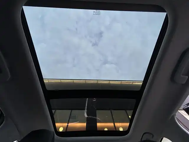 プジョー ５００８ クロスシティ ブルーHDi 石川県 2021(令3)年 3.3万km パール パノラマサンルーフ/ディスプレィオーディオ/サイド・バックカメラ/ハーフレザー/シートヒーター/BSM/パワーバックドア/パドルシフト/ルーフレール/置くだけ充電/シートメモリー