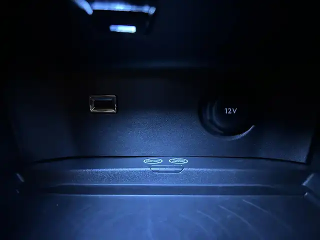 プジョー ５００８ クロスシティ ブルーHDi 石川県 2021(令3)年 3.3万km パール パノラマサンルーフ/ディスプレィオーディオ/サイド・バックカメラ/ハーフレザー/シートヒーター/BSM/パワーバックドア/パドルシフト/ルーフレール/置くだけ充電/シートメモリー