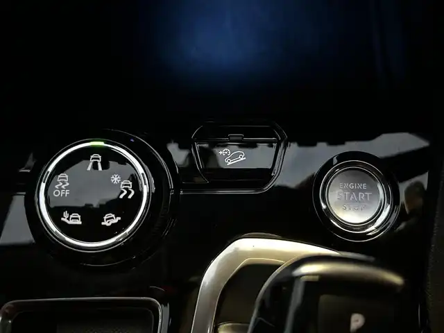 プジョー ５００８ クロスシティ ブルーHDi 石川県 2021(令3)年 3.3万km パール パノラマサンルーフ/ディスプレィオーディオ/サイド・バックカメラ/ハーフレザー/シートヒーター/BSM/パワーバックドア/パドルシフト/ルーフレール/置くだけ充電/シートメモリー