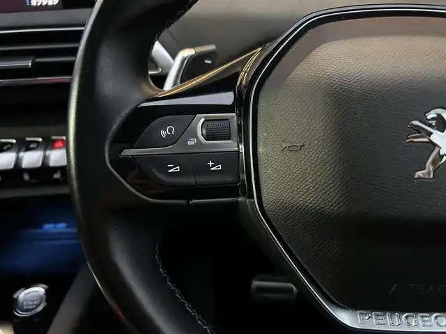 プジョー ５００８ クロスシティ ブルーHDi 石川県 2021(令3)年 3.3万km パール パノラマサンルーフ/ディスプレィオーディオ/サイド・バックカメラ/ハーフレザー/シートヒーター/BSM/パワーバックドア/パドルシフト/ルーフレール/置くだけ充電/シートメモリー