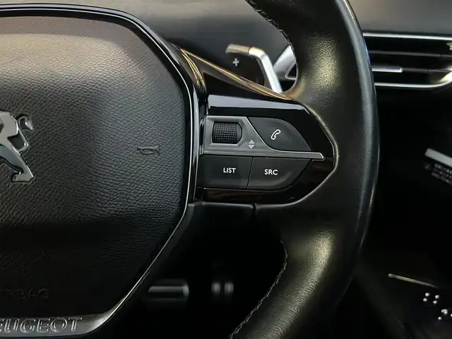 プジョー ５００８ クロスシティ ブルーHDi 石川県 2021(令3)年 3.3万km パール パノラマサンルーフ/ディスプレィオーディオ/サイド・バックカメラ/ハーフレザー/シートヒーター/BSM/パワーバックドア/パドルシフト/ルーフレール/置くだけ充電/シートメモリー