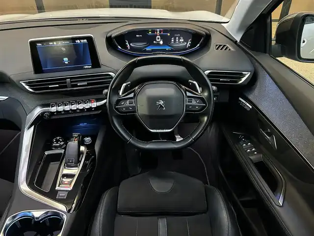 プジョー ５００８ クロスシティ ブルーHDi 石川県 2021(令3)年 3.3万km パール パノラマサンルーフ/ディスプレィオーディオ/サイド・バックカメラ/ハーフレザー/シートヒーター/BSM/パワーバックドア/パドルシフト/ルーフレール/置くだけ充電/シートメモリー