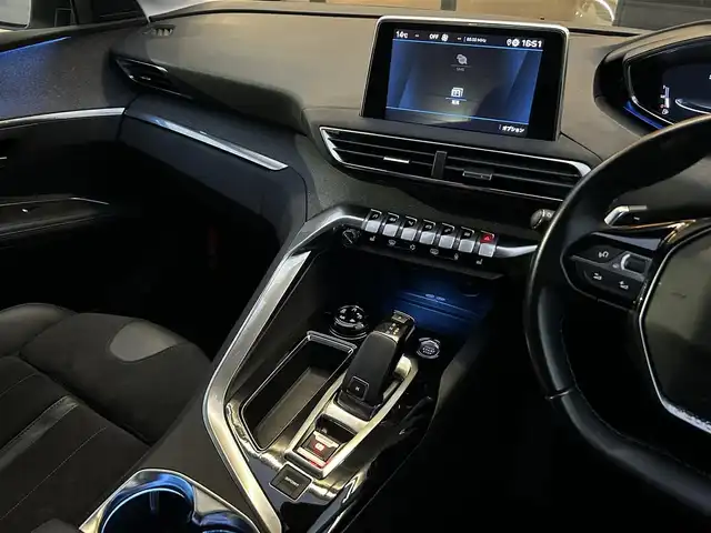 プジョー ５００８ クロスシティ ブルーHDi 石川県 2021(令3)年 3.3万km パール パノラマサンルーフ/ディスプレィオーディオ/サイド・バックカメラ/ハーフレザー/シートヒーター/BSM/パワーバックドア/パドルシフト/ルーフレール/置くだけ充電/シートメモリー