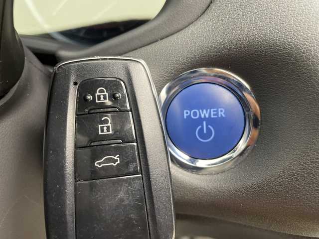 トヨタ クラウン ハイブリッド G－エグゼクティブ Four 新潟県 2020(令2)年 7.3万km グレー ４WD/純正メモリナビ/（BT/FM/AM/フルセグTV）/全周囲カメラ/ステアリングスイッチ/全周囲カメラ/パワーシート/シートヒーター/シートヒーター/エアシート/寒冷地仕様/前後ドライブレコーダー/電動リアゲート/エンジンスターター/ETC/取扱説明書