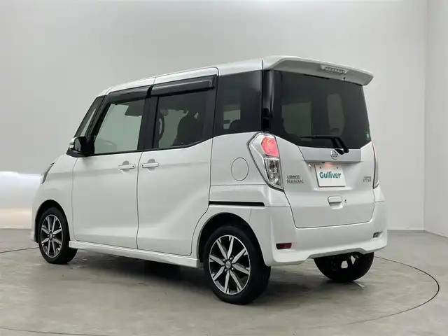 日産 デイズ ルークス HWS X Vセレクション 埼玉県 2018(平30)年 1.5万km ホワイトパール 純正９インチナビ　バックカメラ　ドライブレコーダー　ｅアシスト　シートヒーター　ステアリングスイッチ　ヘッドライトレベライザー　純正アルミホイール　スマートキー　オートハイビーム　ＬＥＤヘッドライト