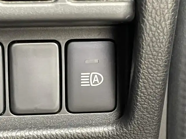 日産 デイズ ルークス HWS X Vセレクション 埼玉県 2018(平30)年 1.5万km ホワイトパール 純正９インチナビ　バックカメラ　ドライブレコーダー　ｅアシスト　シートヒーター　ステアリングスイッチ　ヘッドライトレベライザー　純正アルミホイール　スマートキー　オートハイビーム　ＬＥＤヘッドライト