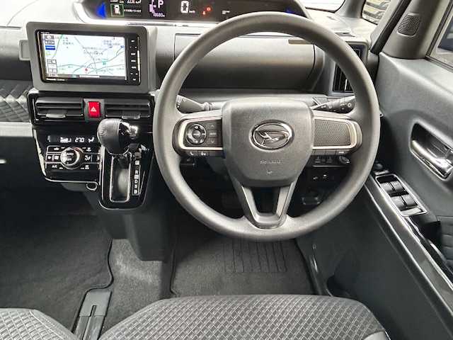 ダイハツ タント カスタム X 東京都 2022(令4)年 1.9万km シャイニングホワイトパール 社外ナビ(フルセグTV、DVD、CD)/Bluetooth/前後ドラレコ/両側パワースライド/全席ヒートシーター/バックモニター/スマートアシスト/衝突軽減ブレーキ/車線逸脱抑制/アイドリングストップ/前後コーナーセンサー/LKC/スペアキー１本