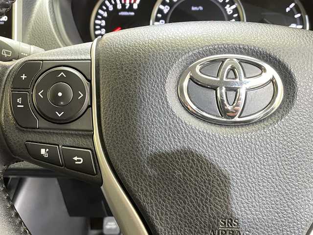 トヨタ ヴォクシー ZS 煌Ⅱ 道東・釧路十勝 2017(平29)年 9.5万km ホワイトパールクリスタルシャイン ４WD/寒冷地仕様/12.1型フリップダウンモニター/両側パワースライドドア/MTモード付AT/ロールサンシェード/リヤオートエアコン/純正10インチナビ/フルセグTV/バックカメラ/ETC2.0/トヨタセーフティセンスC/プリクラッシュセーフティ/レーンディパーチャーアラート/オートマチックハイビーム/先行車発進告知機能/横滑り防止装置/アイドリングストップ/エンジンスターター/LEDヘッドランプ/LEDフォグランプ/サマータイヤ付き純正アルミホイール有