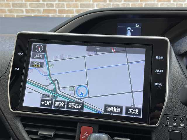 トヨタ ヴォクシー ZS 煌Ⅱ 道東・釧路十勝 2017(平29)年 9.5万km ホワイトパールクリスタルシャイン ４WD/寒冷地仕様/12.1型フリップダウンモニター/両側パワースライドドア/MTモード付AT/ロールサンシェード/リヤオートエアコン/純正10インチナビ/フルセグTV/バックカメラ/ETC2.0/トヨタセーフティセンスC/プリクラッシュセーフティ/レーンディパーチャーアラート/オートマチックハイビーム/先行車発進告知機能/横滑り防止装置/アイドリングストップ/エンジンスターター/LEDヘッドランプ/LEDフォグランプ/サマータイヤ付き純正アルミホイール有