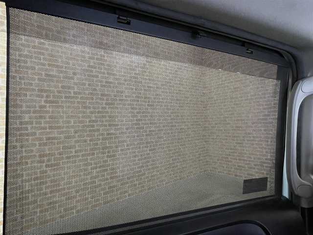 トヨタ ヴォクシー ZS 煌Ⅱ 道東・釧路十勝 2017(平29)年 9.5万km ホワイトパールクリスタルシャイン ４WD/寒冷地仕様/12.1型フリップダウンモニター/両側パワースライドドア/MTモード付AT/ロールサンシェード/リヤオートエアコン/純正10インチナビ/フルセグTV/バックカメラ/ETC2.0/トヨタセーフティセンスC/プリクラッシュセーフティ/レーンディパーチャーアラート/オートマチックハイビーム/先行車発進告知機能/横滑り防止装置/アイドリングストップ/エンジンスターター/LEDヘッドランプ/LEDフォグランプ/サマータイヤ付き純正アルミホイール有