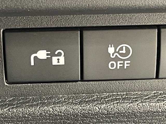 三菱 アウトランダー ＰＨＥＶ G 宮城県 2022(令4)年 6.8万km チタニウムグレーメタリック 4WD/BOSEサウンドシステム/マイパイロット/・衝突被害軽減ブレーキ/・踏み間違い衝突防止アシスト/・車線逸脱警報システム/・アダプティブLEDヘッドライト/・オートマチックハイビーム/・ブライドスポットモニター/純正9インチナビ/・Bluetooth/フルセグTV/USB/・全方位カメラ/・ETC2.0/・純正ドライブレコーダー/デジタルインナーミラー/電子パーキング/・オートブレーキホールド/前後コーナーセンサー/電動リアゲート/100V充電/革巻きステアリング/・ステアリングリモコン/・パドルシフト/プッシュスタート/・スマートキー/ハーフレザーシート/・パワーシート（運転席）/・シートヒーター（運転席/助手席）/LEDヘッドライト/・オートライト/・フォグランプ/純正アルミホイール/純正フロアマット