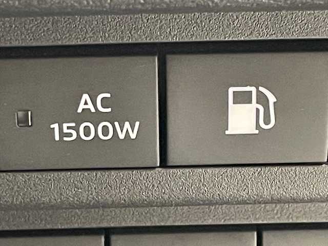 三菱 アウトランダー ＰＨＥＶ G 宮城県 2022(令4)年 6.8万km チタニウムグレーメタリック 4WD/BOSEサウンドシステム/マイパイロット/・衝突被害軽減ブレーキ/・踏み間違い衝突防止アシスト/・車線逸脱警報システム/・アダプティブLEDヘッドライト/・オートマチックハイビーム/・ブライドスポットモニター/純正9インチナビ/・Bluetooth/フルセグTV/USB/・全方位カメラ/・ETC2.0/・純正ドライブレコーダー/デジタルインナーミラー/電子パーキング/・オートブレーキホールド/前後コーナーセンサー/電動リアゲート/100V充電/革巻きステアリング/・ステアリングリモコン/・パドルシフト/プッシュスタート/・スマートキー/ハーフレザーシート/・パワーシート（運転席）/・シートヒーター（運転席/助手席）/LEDヘッドライト/・オートライト/・フォグランプ/純正アルミホイール/純正フロアマット