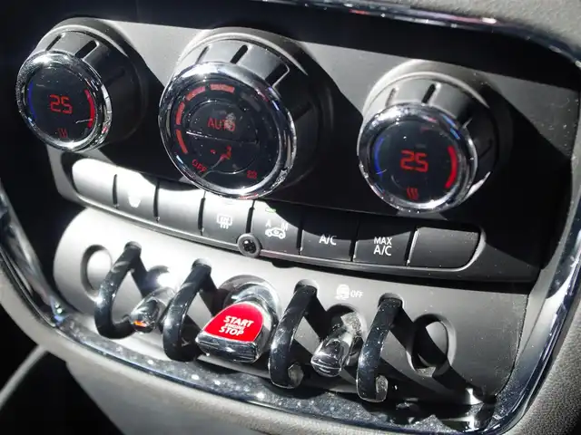 ＭＩＮＩ ミニ クラブマン クーパーSD 埼玉県 2017(平29)年 7万km ピュアバーガンディー ワンオーナー /オートクルーズコントロール /ペッパーパッケージ /コンフォートアクセス /iDriveナビ /ETC /Bluetooth /純正17インチアルミホイール /スポーツモード/グリーンモード /アイドリングストップシステム /LEDヘッドライト