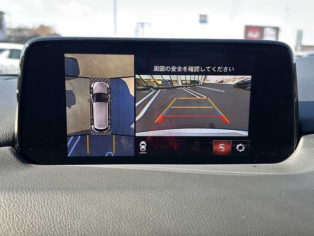 マツダ ＣＸ－８ XD Lパッケージ 愛知県 2017(平29)年 4.2万km スノーフレイクホワイトパールマイカ 純正7型SDナビ/（CD/DVD/Bluetooth/フルセグTV）/全方位カメラ/衝突軽減ブレーキ/レーンキープアシスト/ヘッドアップディスプレイ/ブラインドスポットモニター/オートマチックハイビーム/追従式クルーズコントロール/ETC/ドライブレコーダー/パワーシート/本革シート/メモリシート/シートヒーター/ステアリングヒーター/LEDヘッドライト/電動リアゲート/純正フロアマット/後席エアコン/スマートキー/アイドリングストップ