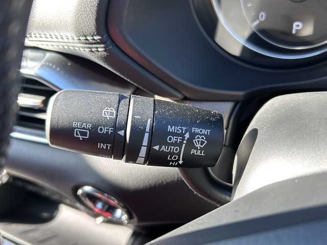 マツダ ＣＸ－８ XD Lパッケージ 愛知県 2017(平29)年 4.2万km スノーフレイクホワイトパールマイカ 純正7型SDナビ/（CD/DVD/Bluetooth/フルセグTV）/全方位カメラ/衝突軽減ブレーキ/レーンキープアシスト/ヘッドアップディスプレイ/ブラインドスポットモニター/オートマチックハイビーム/追従式クルーズコントロール/ETC/ドライブレコーダー/パワーシート/本革シート/メモリシート/シートヒーター/ステアリングヒーター/LEDヘッドライト/電動リアゲート/純正フロアマット/後席エアコン/スマートキー/アイドリングストップ