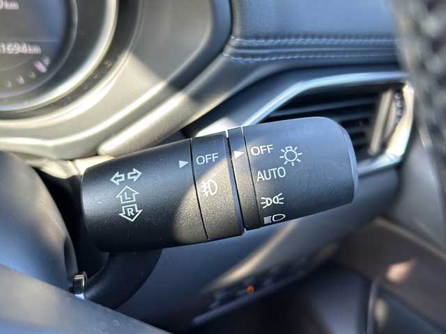 マツダ ＣＸ－８ XD Lパッケージ 愛知県 2017(平29)年 4.2万km スノーフレイクホワイトパールマイカ 純正7型SDナビ/（CD/DVD/Bluetooth/フルセグTV）/全方位カメラ/衝突軽減ブレーキ/レーンキープアシスト/ヘッドアップディスプレイ/ブラインドスポットモニター/オートマチックハイビーム/追従式クルーズコントロール/ETC/ドライブレコーダー/パワーシート/本革シート/メモリシート/シートヒーター/ステアリングヒーター/LEDヘッドライト/電動リアゲート/純正フロアマット/後席エアコン/スマートキー/アイドリングストップ