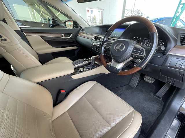 レクサス ＧＳ 450h バージョンL 茨城県 2015(平27)年 5.3万km ブラック 後期型モデル/革巻きステアリング/ステアリングヒーター/メーカーナビ/バックカメラ/ベージュレザーシート/全席シートヒーター/ベンチレーション/三眼LEDヘッドライト/メモリーパワーシート/レクサスセーフティセンス/オートハイビーム/オートワイパー/電子式パーキング/プッシュスタート