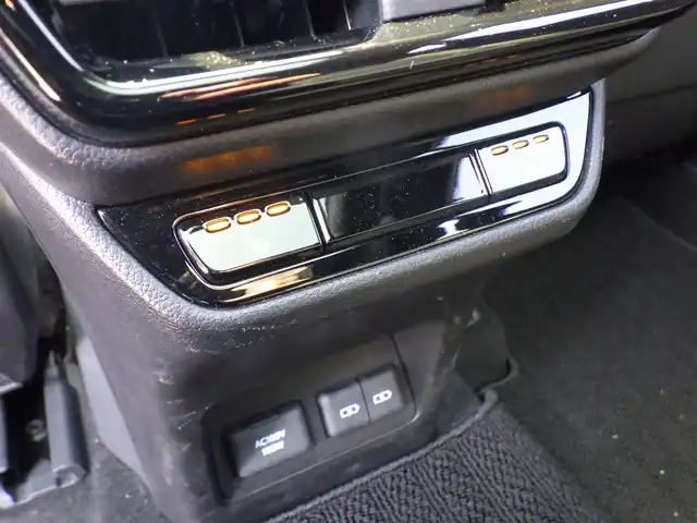 レクサス ＮＸ 350h Fスポーツ 千葉県 2022(令4)年 4万km グラファイトブラックガラスフレーク Lexus Safety System+/・プリクラッシュセーフティ/・レーンディパーチャーアラート/・レーンチェンジアシスト/・レーダークルーズコントロール/・プロアクティブドライビングアシスト/・ブラインドスポットモニター/ヘッドアップディスプレイ/ムーンルーフ/ブラックレザーシート/前席パワーシート/エアシート/各席シートヒーター/リア電動リクライニングシート/純正ナビ/地デジTV/【DVD/CD再生機能　Bluetooth接続】/パノラミックビューモニター/リバース連動ドアミラー（左/右）/マークレビンソン/置くだけ充電/デジタルインナーミラー/革巻きステアリング/ステアリングスイッチ/パドルシフト/ETC（2.0）/LEDヘッドライト/フォグライト/ウインカーミラー/クリアランスソナー/純正20インチアルミホイル/サイド/カーテン/ニーエアバッグ/スマートキー