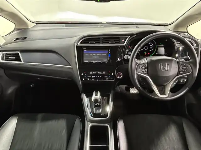ホンダ シャトル ハイブリッド X ホンダセンシング 大阪府 2019(令1)年 2.2万km プレミアムクリスタルレッドM 純正ナビ(フルセグ/DVD再生/Bluetooth) バックカメラ ETC ハーフレザー シートヒーター 衝突軽減 レーダークルコン パドルシフト オートライト スマートキー ドラレコ