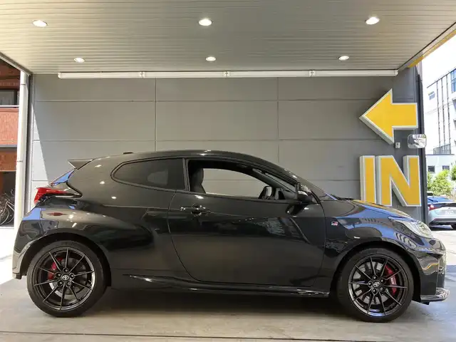 トヨタ ＧＲヤリス RZ ハイパフォーマンス 東京都 2023(令5)年 1.9万km プレシャスブラックパール ワンオーナー/8インチディスプレイオーディオ/ナビキット/HKSマフラー/JBLサウンドシステム/ステリングリモコン/スマートキー/LEDヘッドライト/Bluetooth/アイドリングストップ/ビルトインETC/USB端子/保証書・スペアキー/ディーラー記録簿