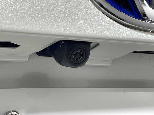トヨタ プリウス Sセーフティプラス 福岡県 2018(平30)年 6.9万km ホワイトパールクリスタルシャイン 社外8インチSDナビゲーション/CD DVD BT/フルセグテレビ/バックモニター/トヨタセーフティセンス/パーキングアシスト/ドライブレコーダー/革巻きステアリング/ステアリングスイッチ/オートライト/LEDヘッドライト/フォグランプ/ETC/スマートキー/プッシュスタートエンジン